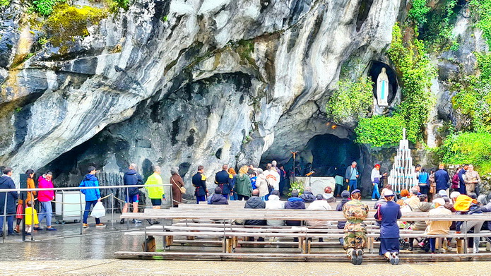 Cueva de Lourdes
